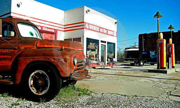 TOW TATER & STATION, FROM NORTH (Rt 66 Galena KS)
