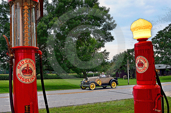 1931 FORD & PUMPS (Lincoln Highway Colo IA)