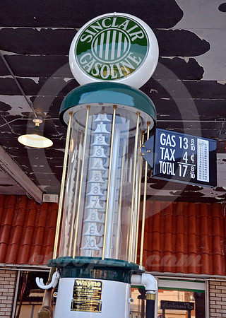 SINCLAIR VISIBLE PUMP (Lincoln Highway Wood River NE)