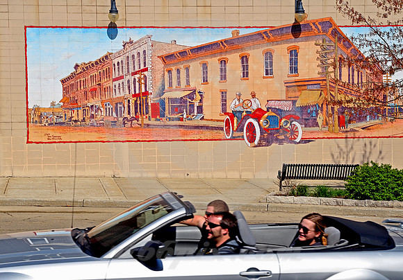 MURAL AND MUSTANG (Lincoln Highway Sterling IL)