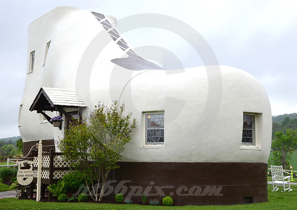 SHOE HOUSE #3 (Lincoln Highway Hallam PA)