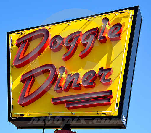 DOGGIE DINER (Lincoln Highway Plainfield IL)