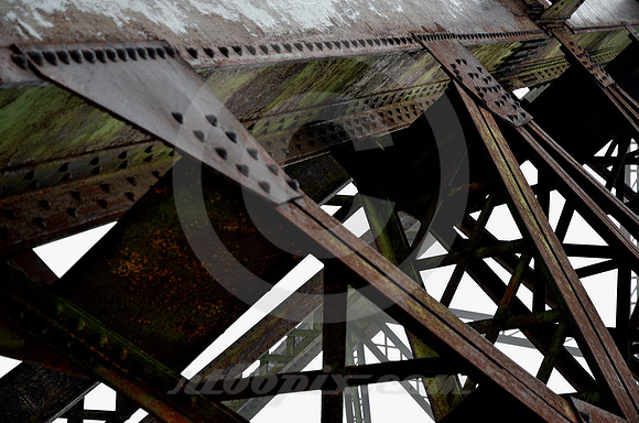 BEAM AT TOP (Rt 66 Chain of Rocks Bridge IL/MO)