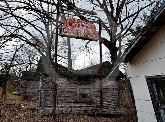 TERMITE CHOW (Rt 66 nr Arlington MO)