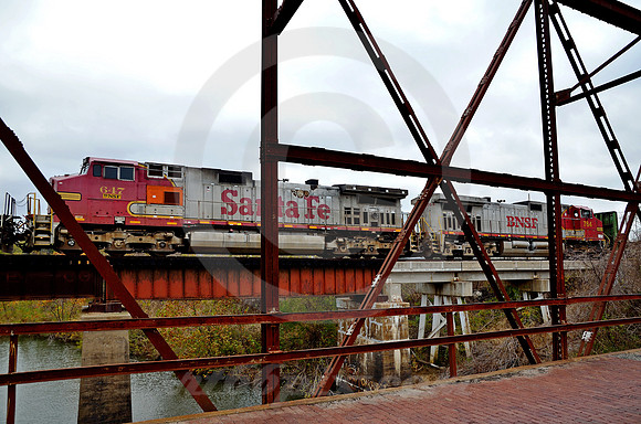 SANTA FE LOCOMOTIVE (Rt 66 nr Sapulpa OK)