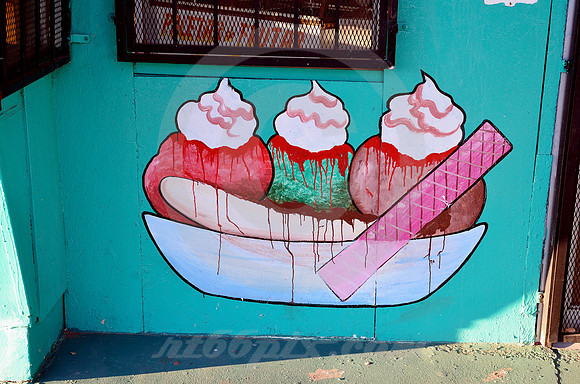 BANANA SPLIT (Rt 66 Albuquerque NM)