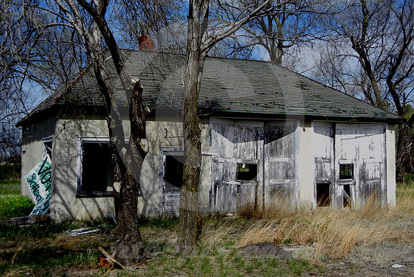OLD STUCCO GAS STATION (Northeast NE)
