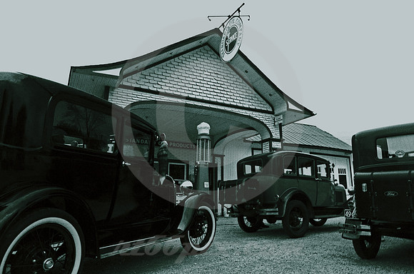 CLASSIC FORDS AT STANDARD STATION, 2010 (Rt 66 Odell IL)