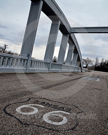 SKID MARKS & SHIELD (Rt 66 nr Baxter Springs KS)