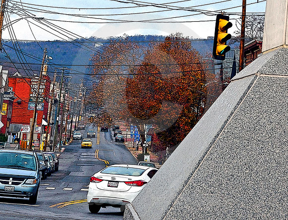 ROAD & MONUMENT (National Road Cumberland MD)