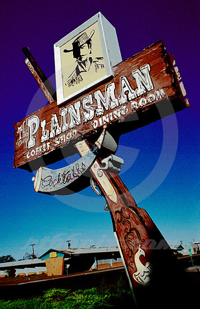 THE PLAINSMAN (Rt 66 Holbrook AZ)