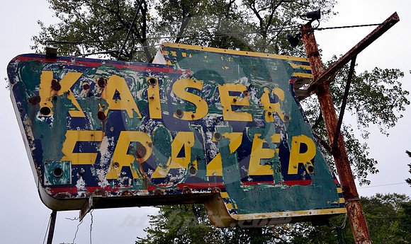 KAISER FRAZER (Rt 66 nr Mitchell IL)