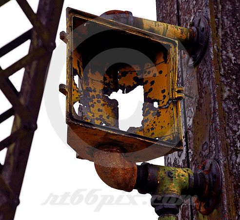 RUSTED CAUTION LIGHT (Rt 66 Chain of Rocks Bridge IL/MO)