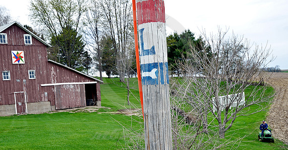 SIGN, LAWN & FIELD (Lincoln Highway Wheatland IA)