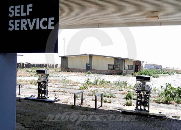 SELF SERVICE (Rt 66 Landergin TX)