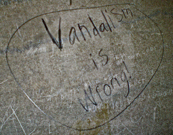 VANDALISM IS WRONG (Nacogdoches TX)