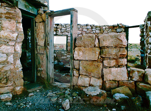 STONE CONSTRUCTION (Rt 66 Two Guns AZ)