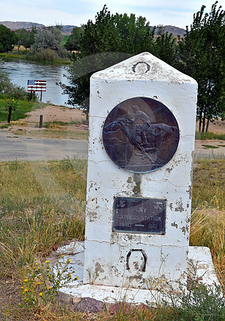 REGISTER CLIFF PX (nr Guernsey WY)