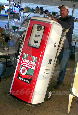 TEXACO PUMP ('51) ON HAND DOLLY (Canton TX)