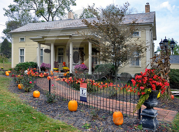 FARM HOME (Lincoln Highway nr East Liverpool OH)