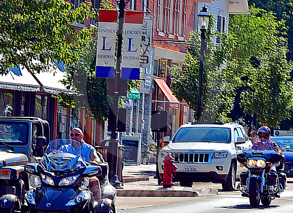 MOTORCYCLES & BANNERS (Lincoln Highway Plainfield IL)