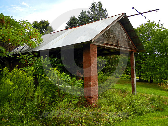 FORMER GAS STATION WITH SIGN REMNANT (National Road Western MD)