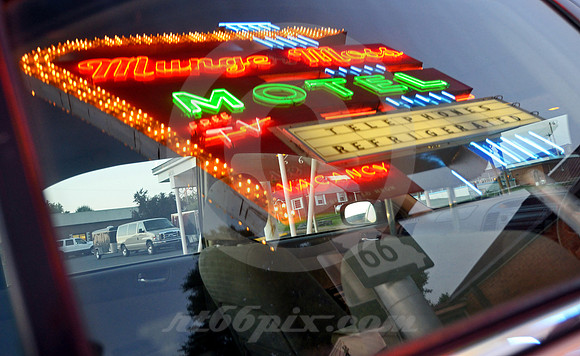 SIGN REFLECTION & MOTEL (Rt 66 Lebanon MO)