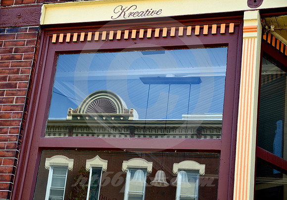 KREATIVE (Lincoln Highway Morrison IL)