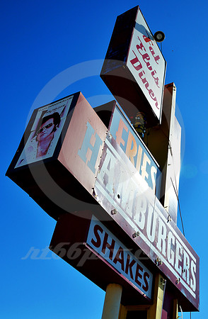 FAT ELVIS DINER (Rt 66 Yukon OK)