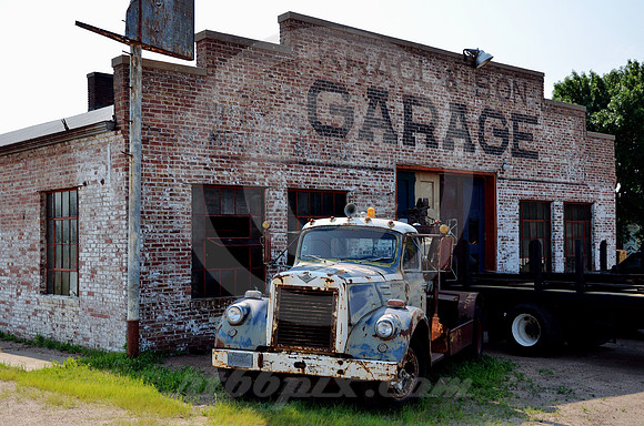 KRACL & SON GARAGE (Lincoln Highway Rogers NE)